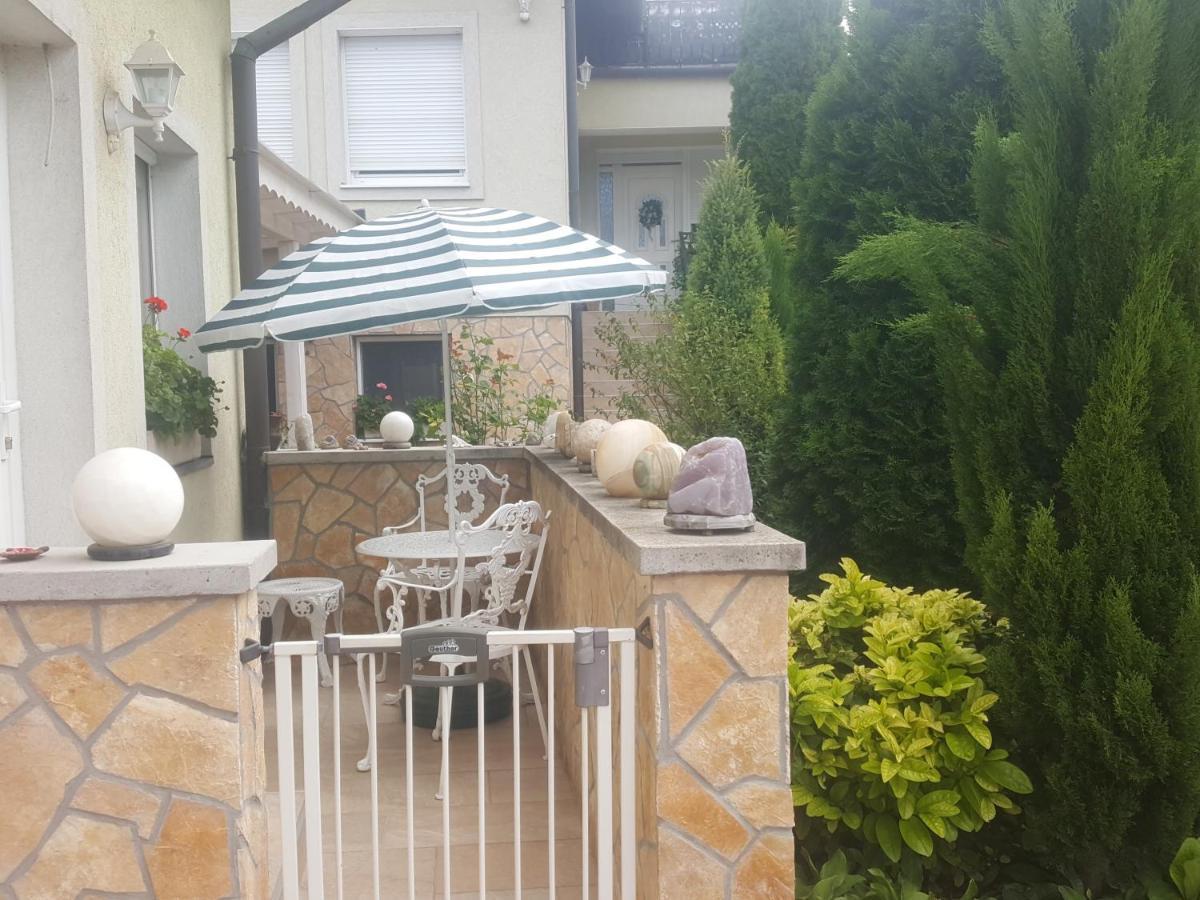 Tavirozsa Apartment Balatonfůzfő Екстериор снимка